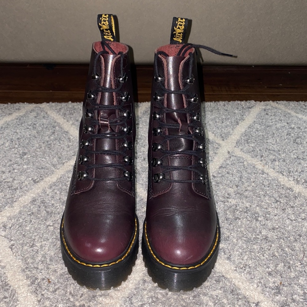 Dr. Martens Leona Burgundy